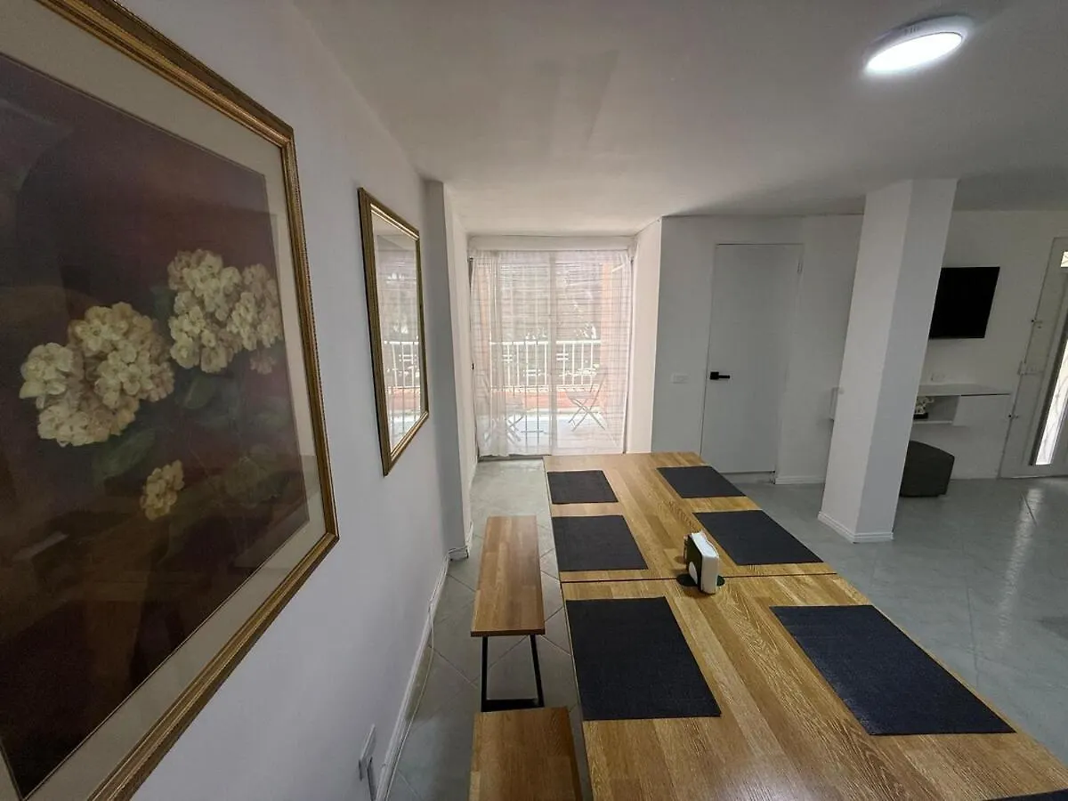 Family Laureles-Estadio 201 Medellin Apartment