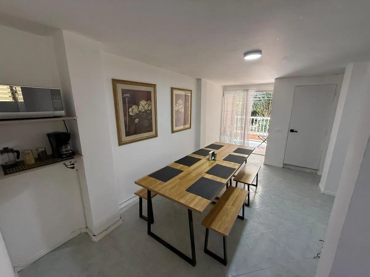 Family Laureles-Estadio 201 Medellin Apartment